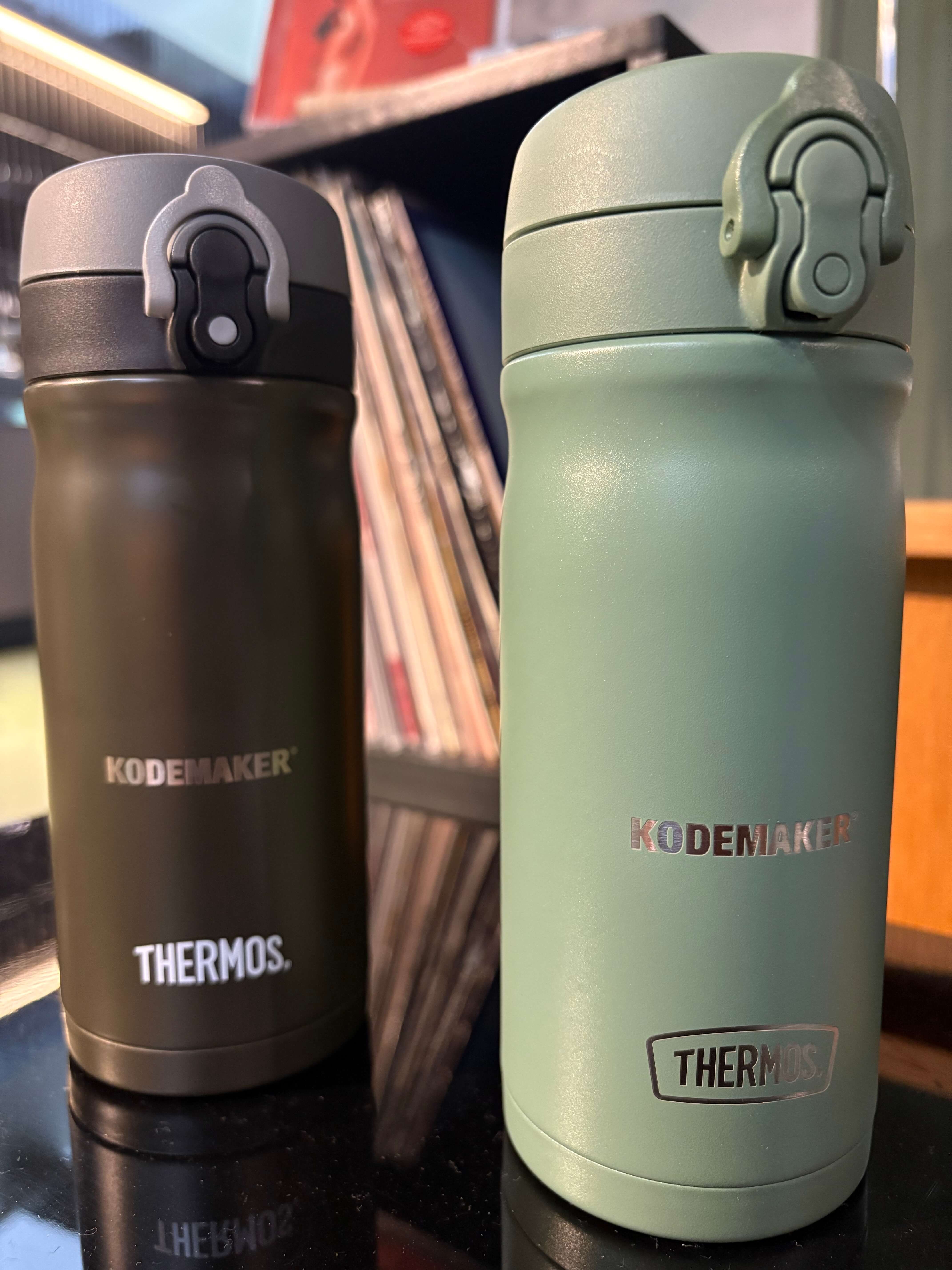 Kodemakerkopper i to farger